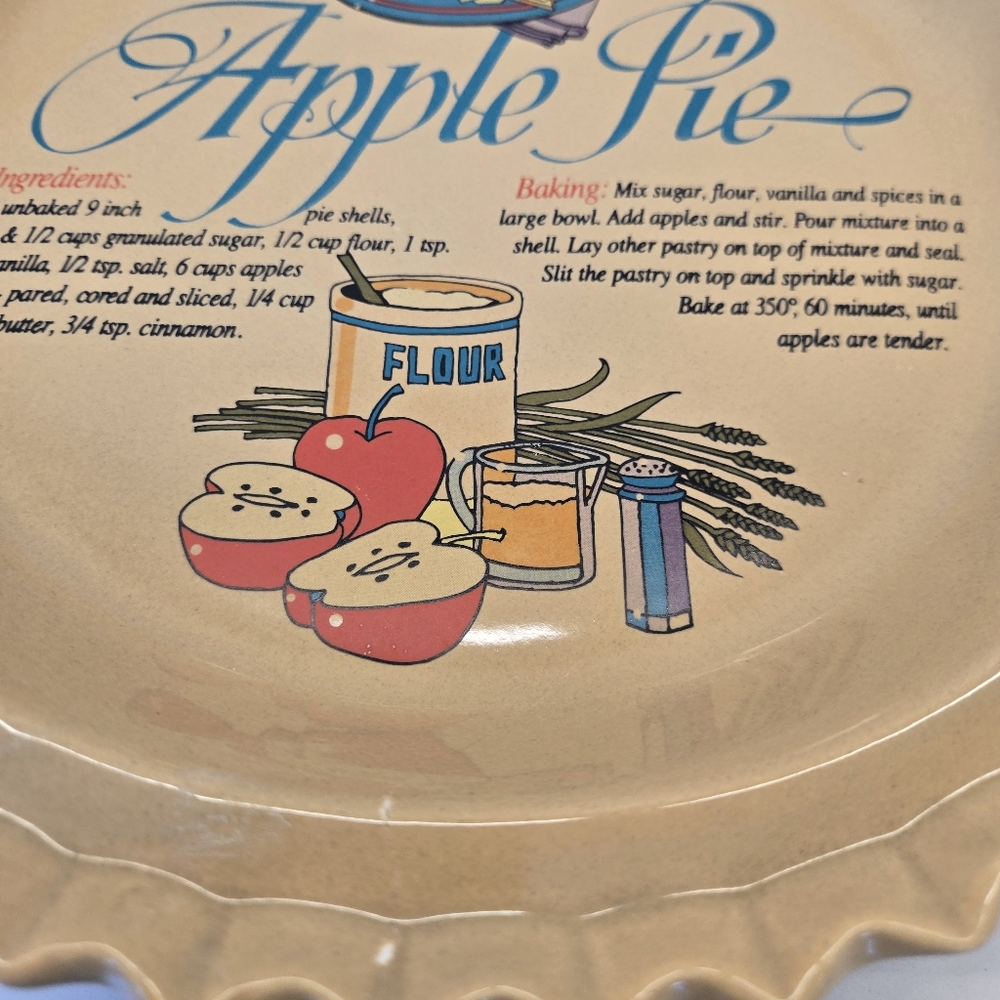 Universal Trumps Corp Ceramic Apple Pie Keeper Covered Recipe Dish Vintage - Picture 6 of 13